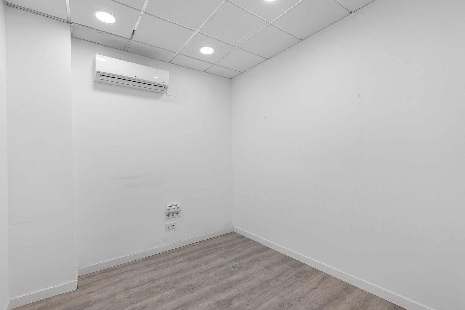 Revente - Commercial -
Torrevieja - La Mata