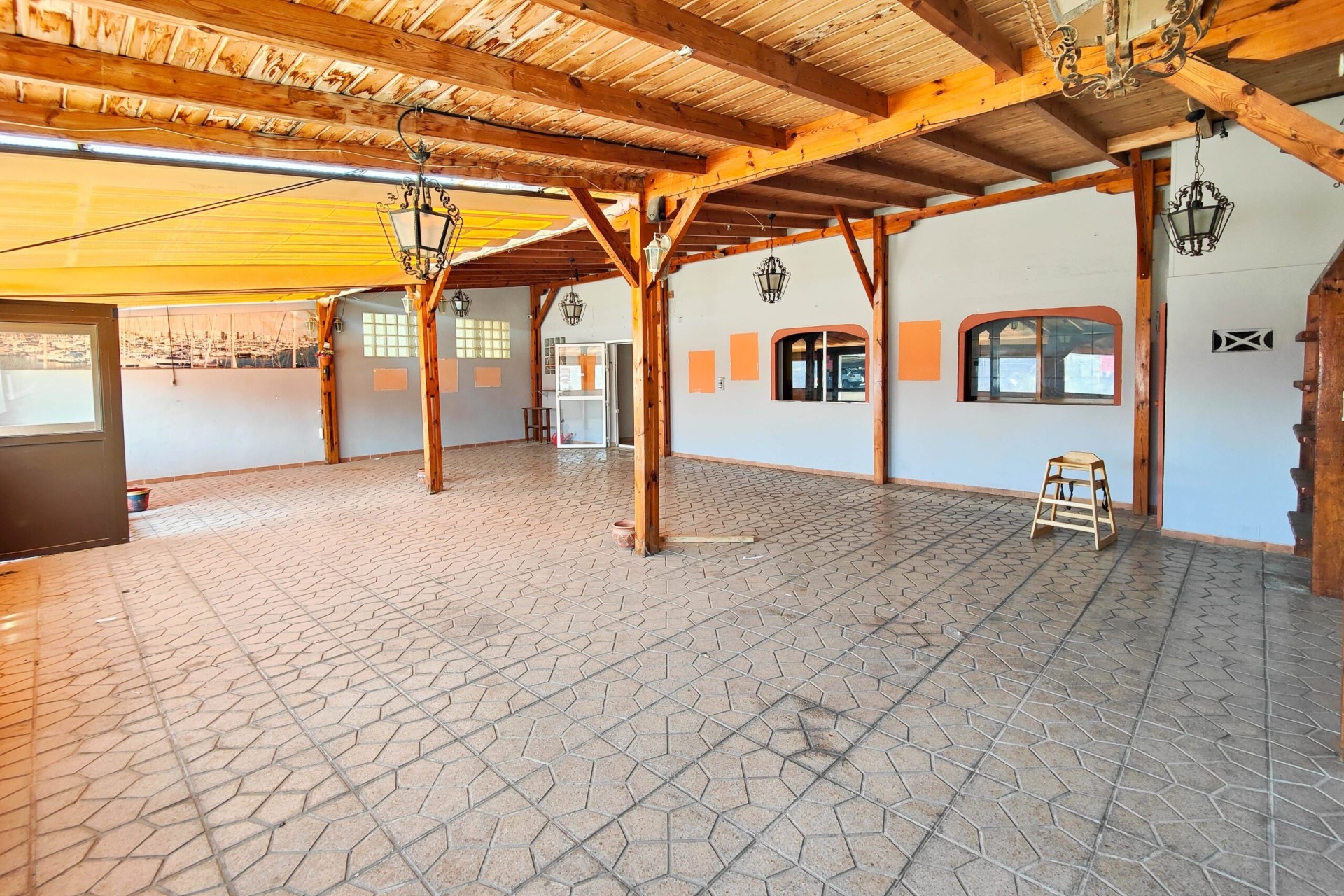 Revente - Commercial -
Torrevieja - La Siesta - El Chaparral - San Luis