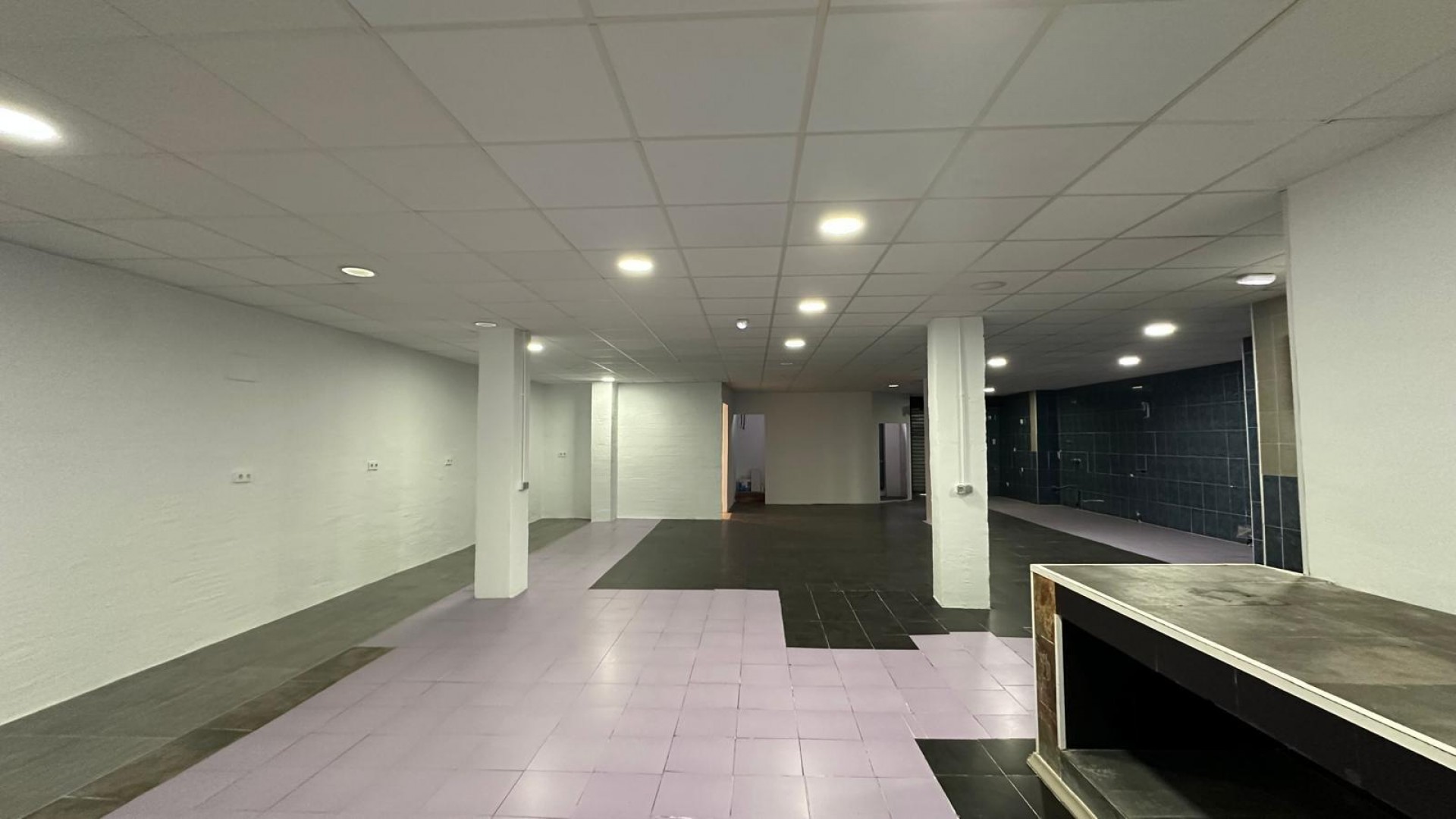 Revente - Commercial -
Torrevieja - Paseo maritimo