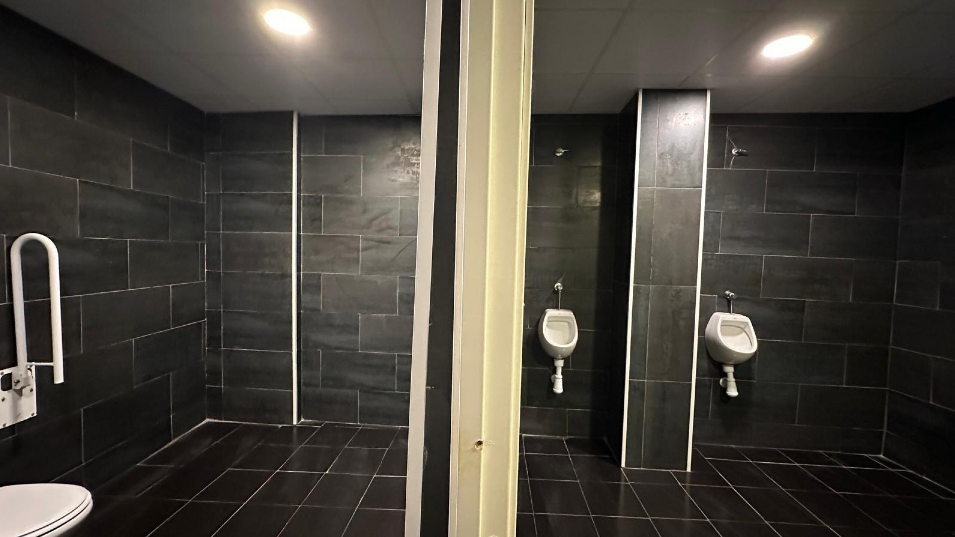 Revente - Commercial -
Torrevieja - Paseo maritimo