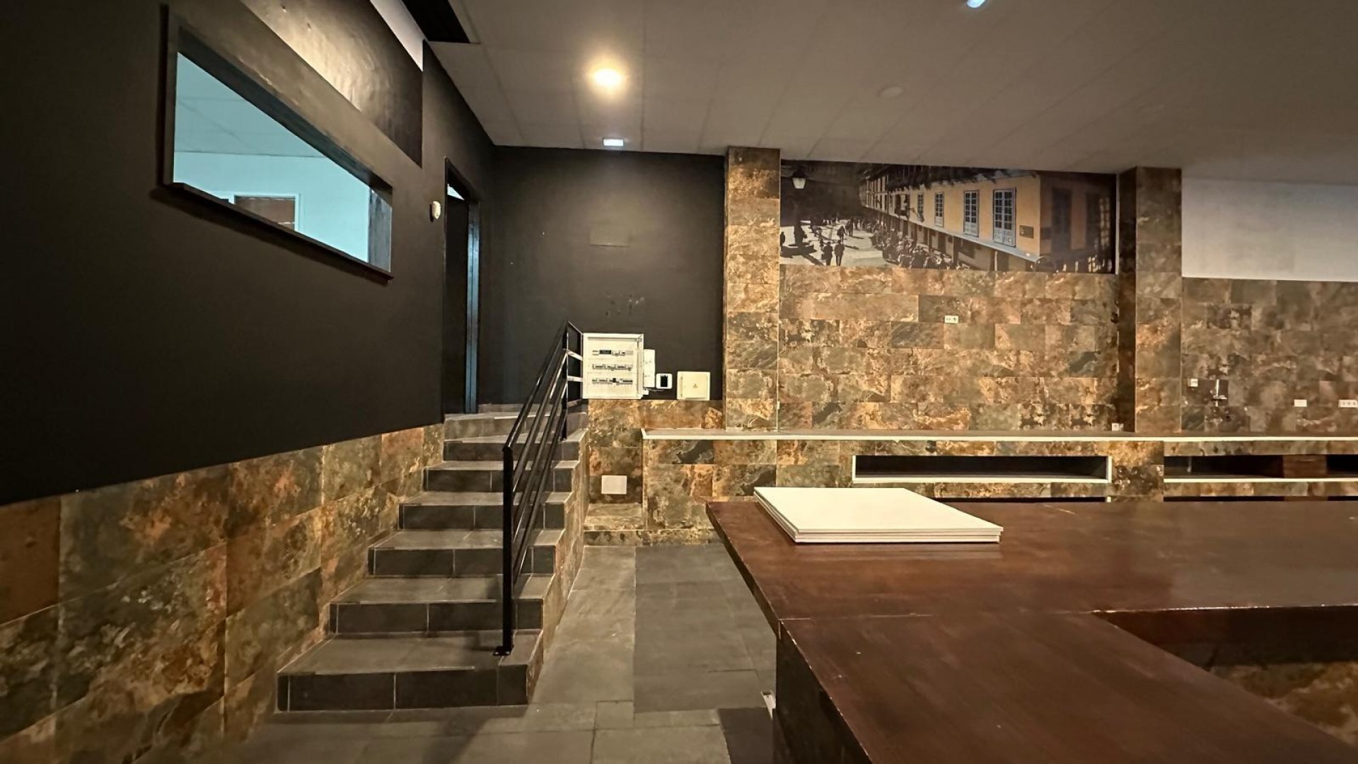 Revente - Commercial -
Torrevieja - Paseo maritimo