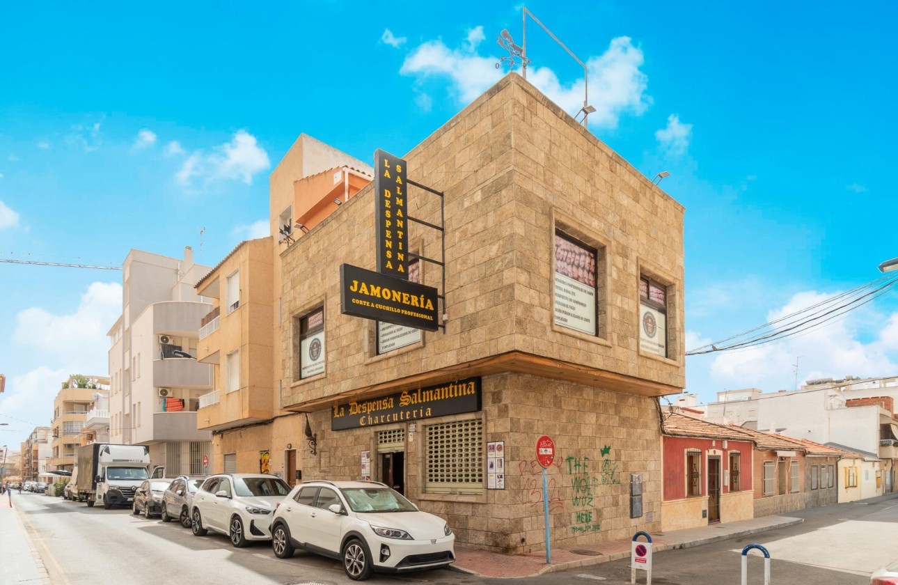 Revente - Commercial -
Torrevieja - Paseo maritimo