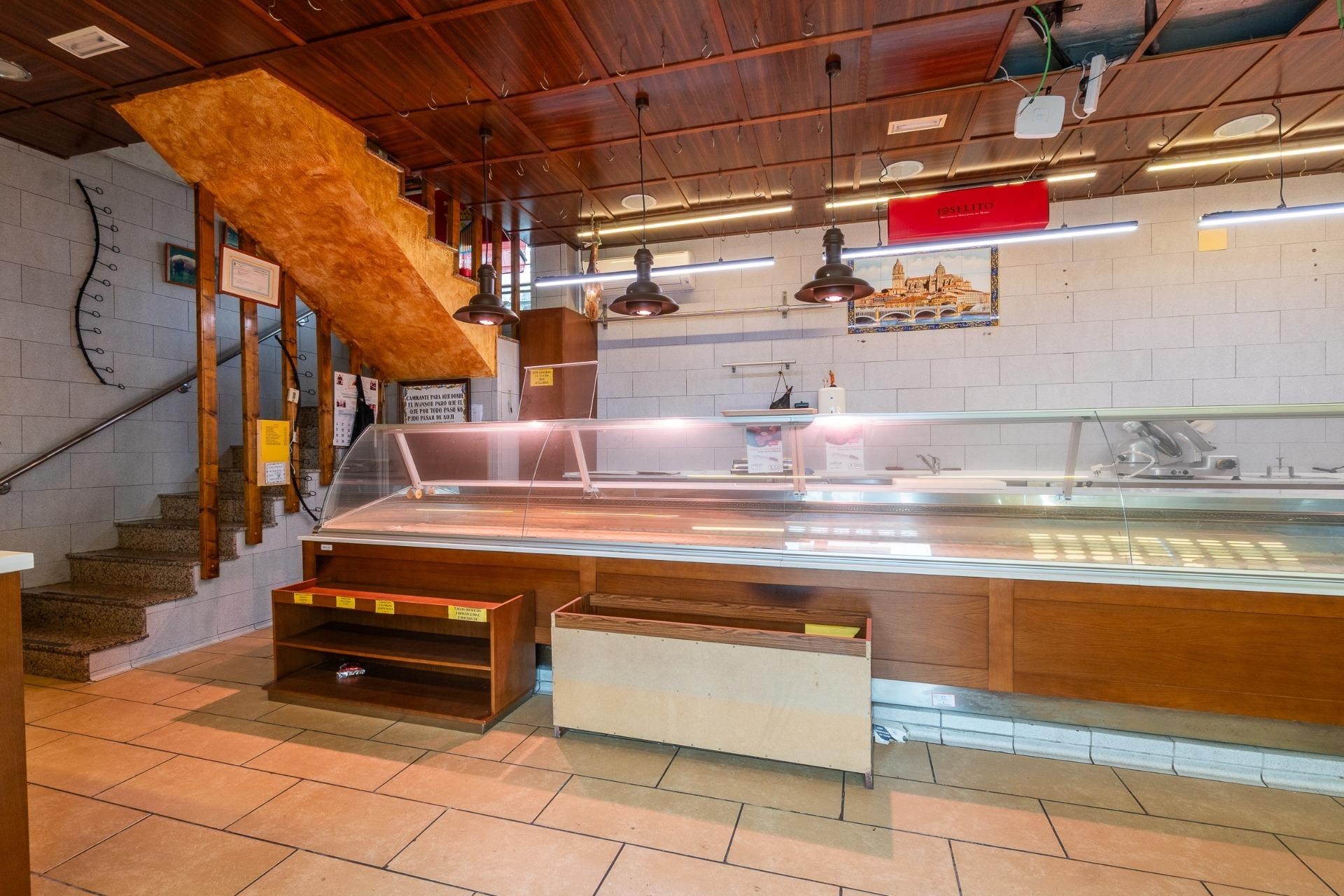 Revente - Commercial -
Torrevieja - Paseo maritimo