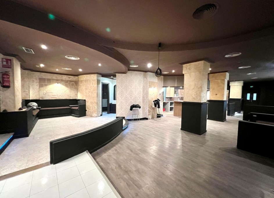 Revente - Commercial -
Torrevieja - Playa de los Naufragos