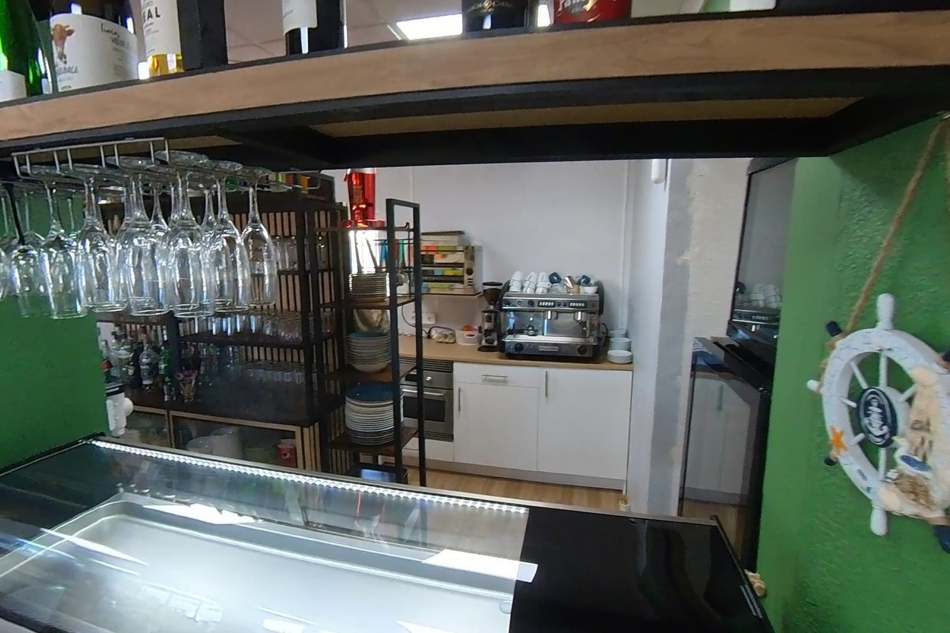 Revente - Commercial -
Torrevieja - Puerto