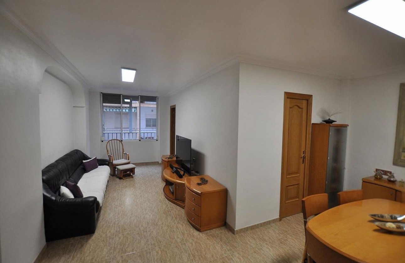 Revente - Commercial -
Villena