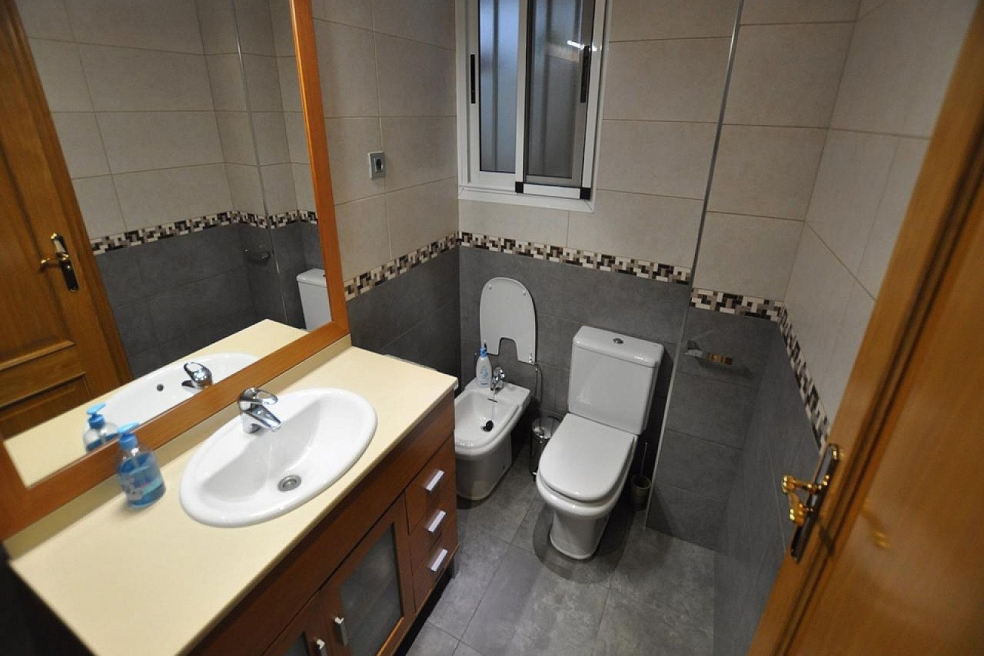 Revente - Commercial -
Villena