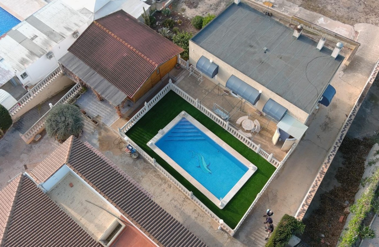 Revente - Detached Villa -
Albatera