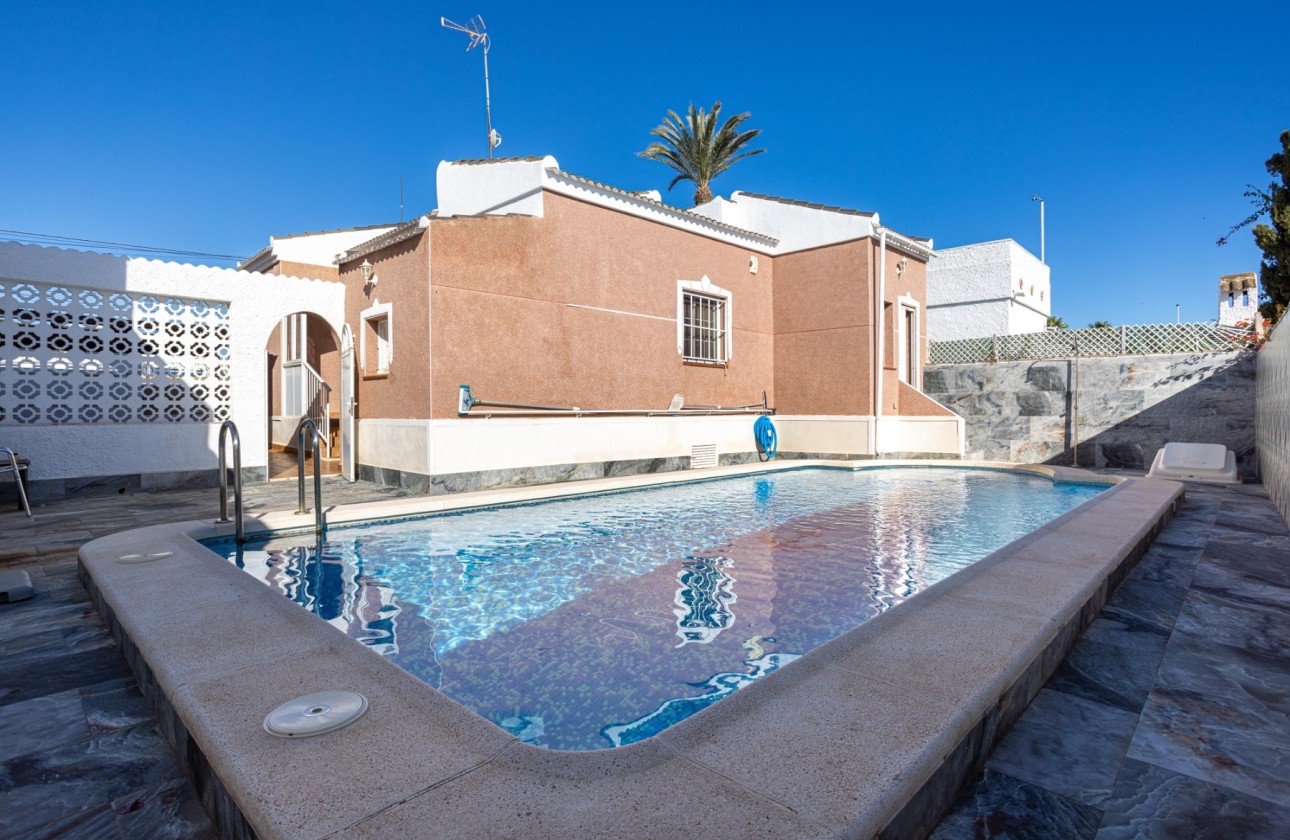Revente - Detached Villa -
Torrevieja - Urbanización San Luis