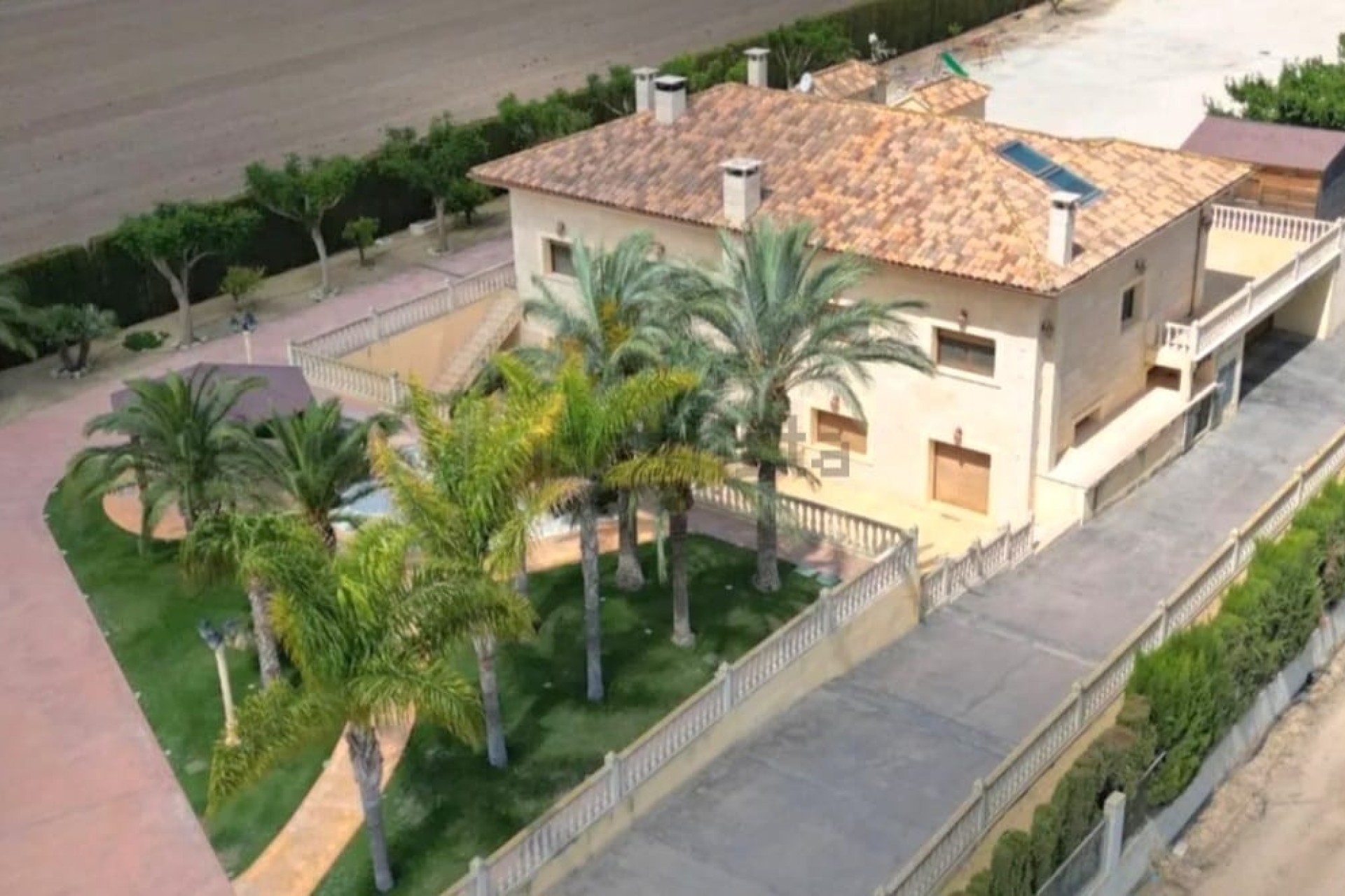 Revente - Finca / Propriété rurale -
Aspe