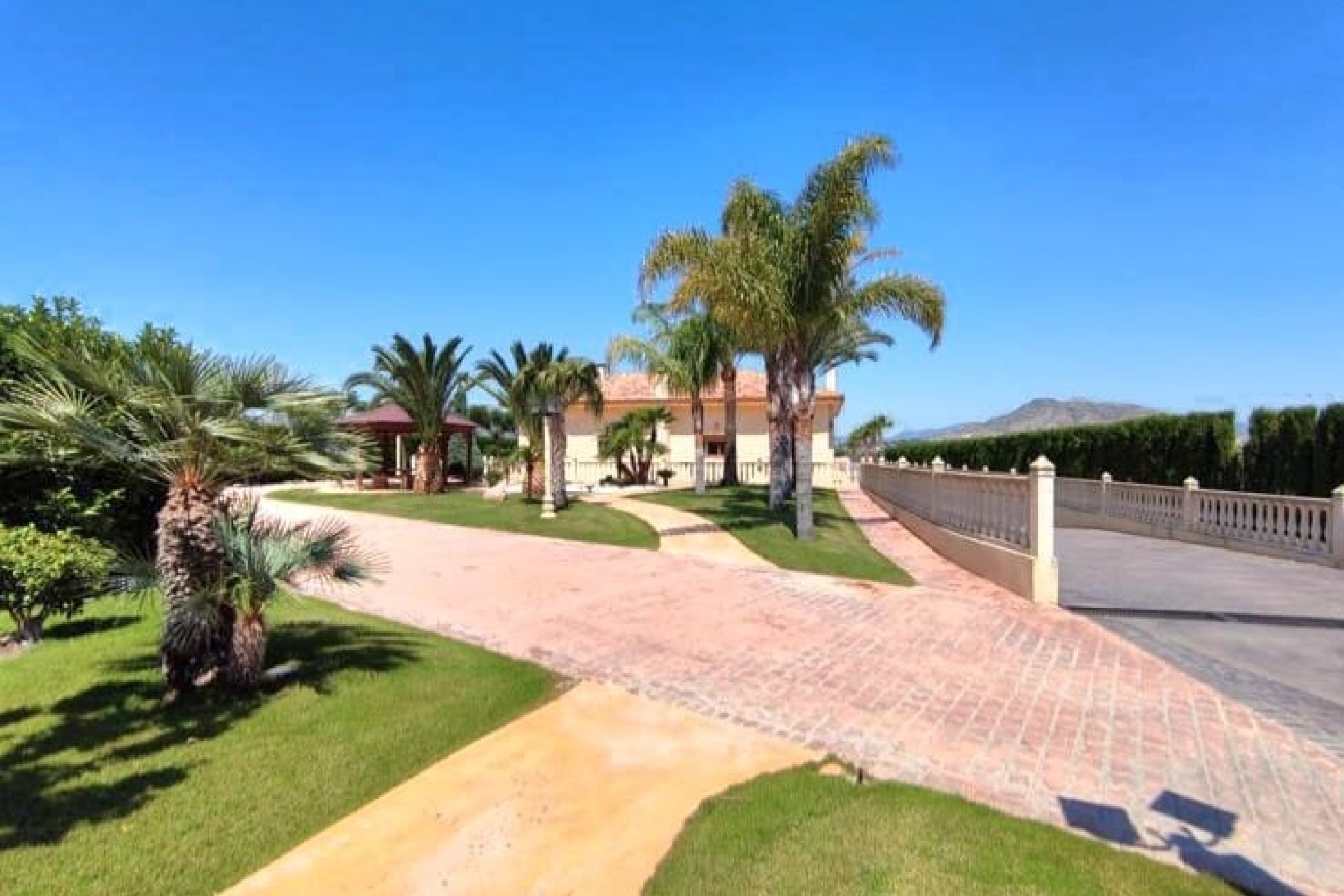 Revente - Finca / Propriété rurale -
Aspe