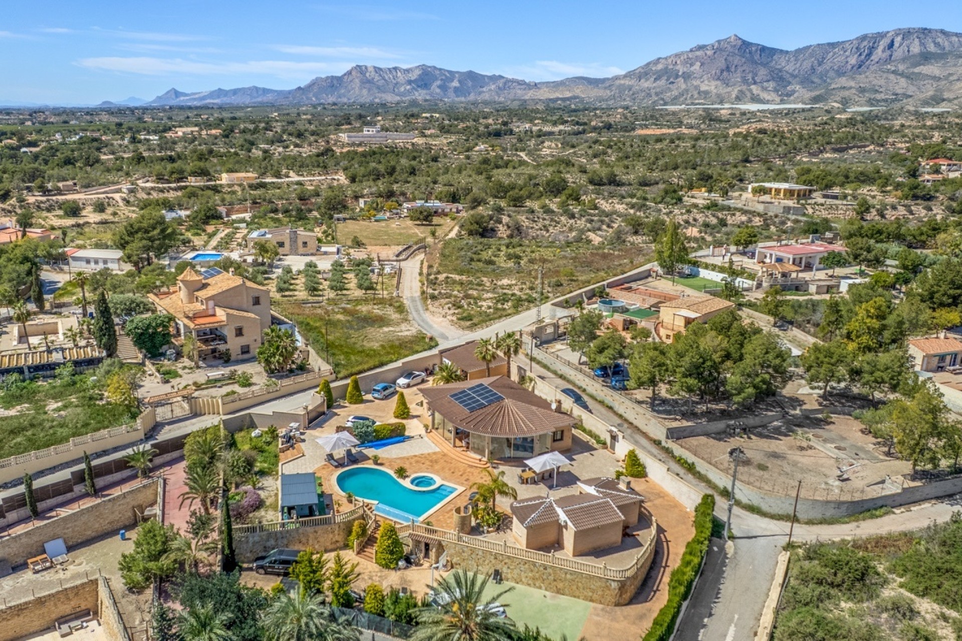 Revente - Finca / Propriété rurale -
Crevillente