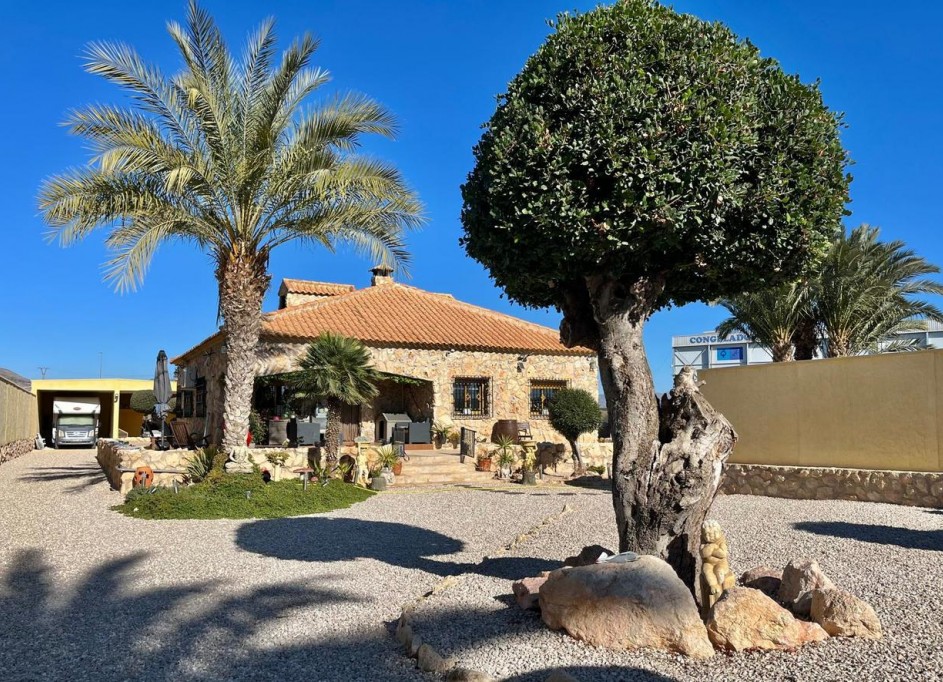 Revente - Finca Propriété rurale -
Fortuna