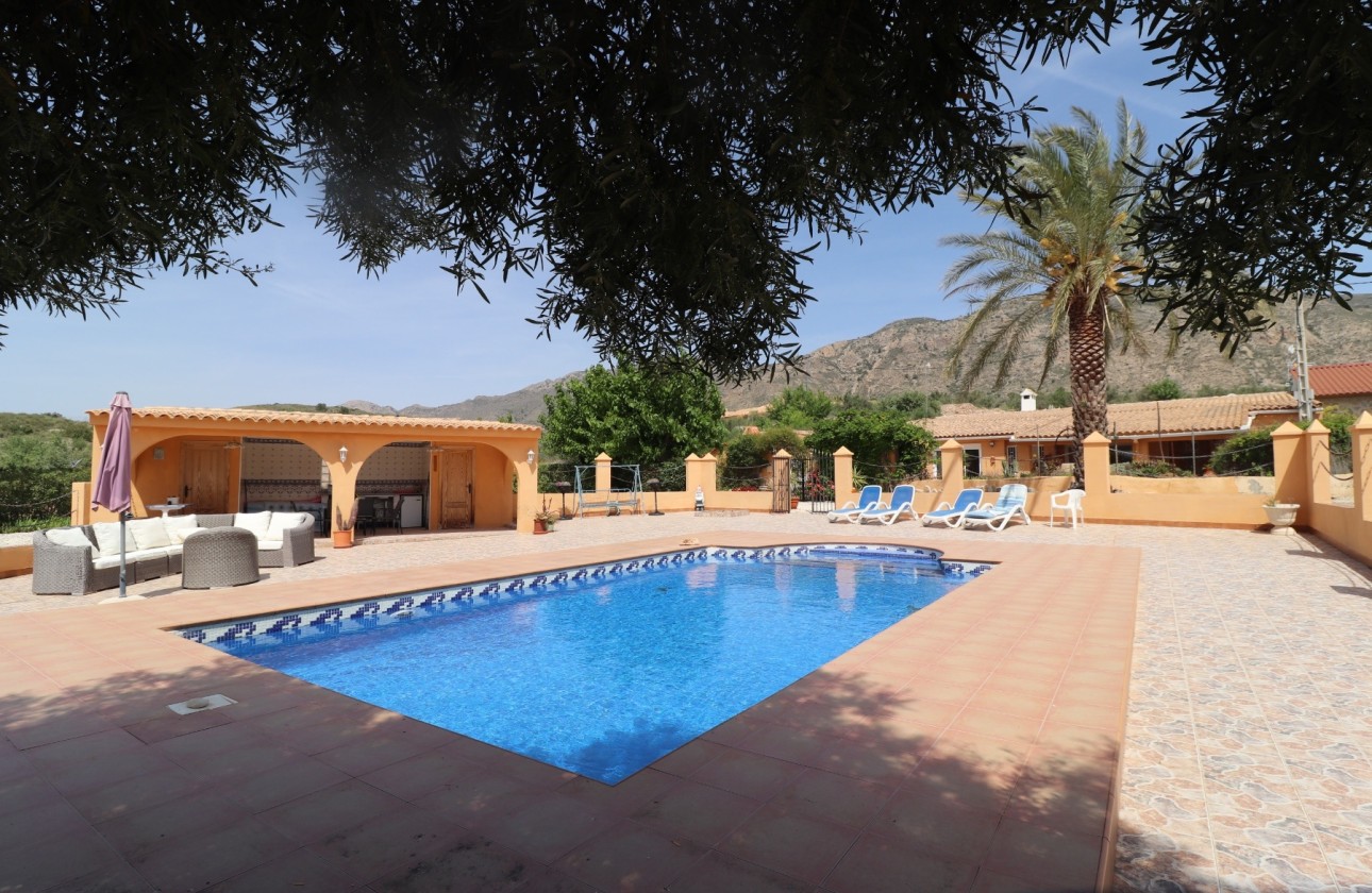 Revente - Finca / Propriété rurale -
Hondón de las Nieves - La Canalosa
