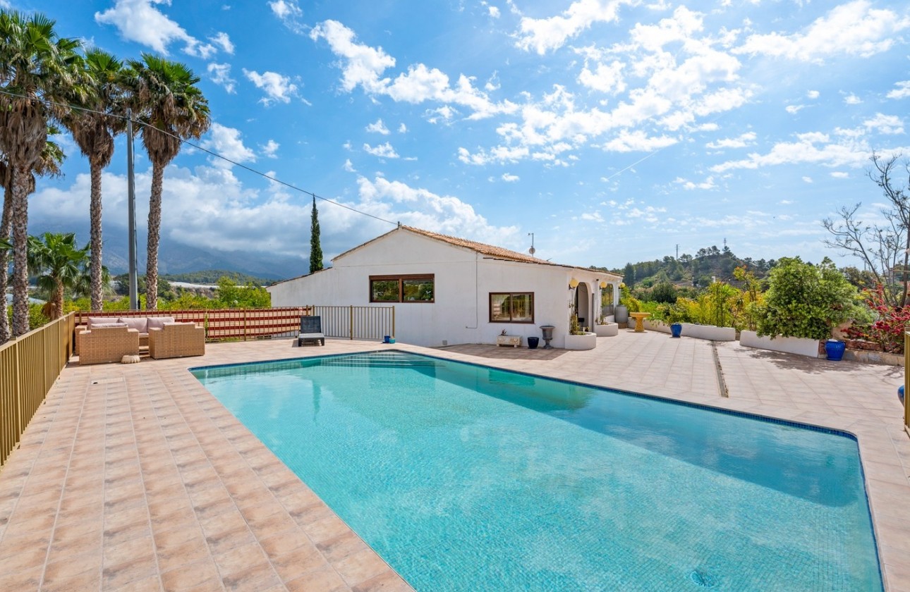 Revente - Finca / Propriété rurale -
La Nucía