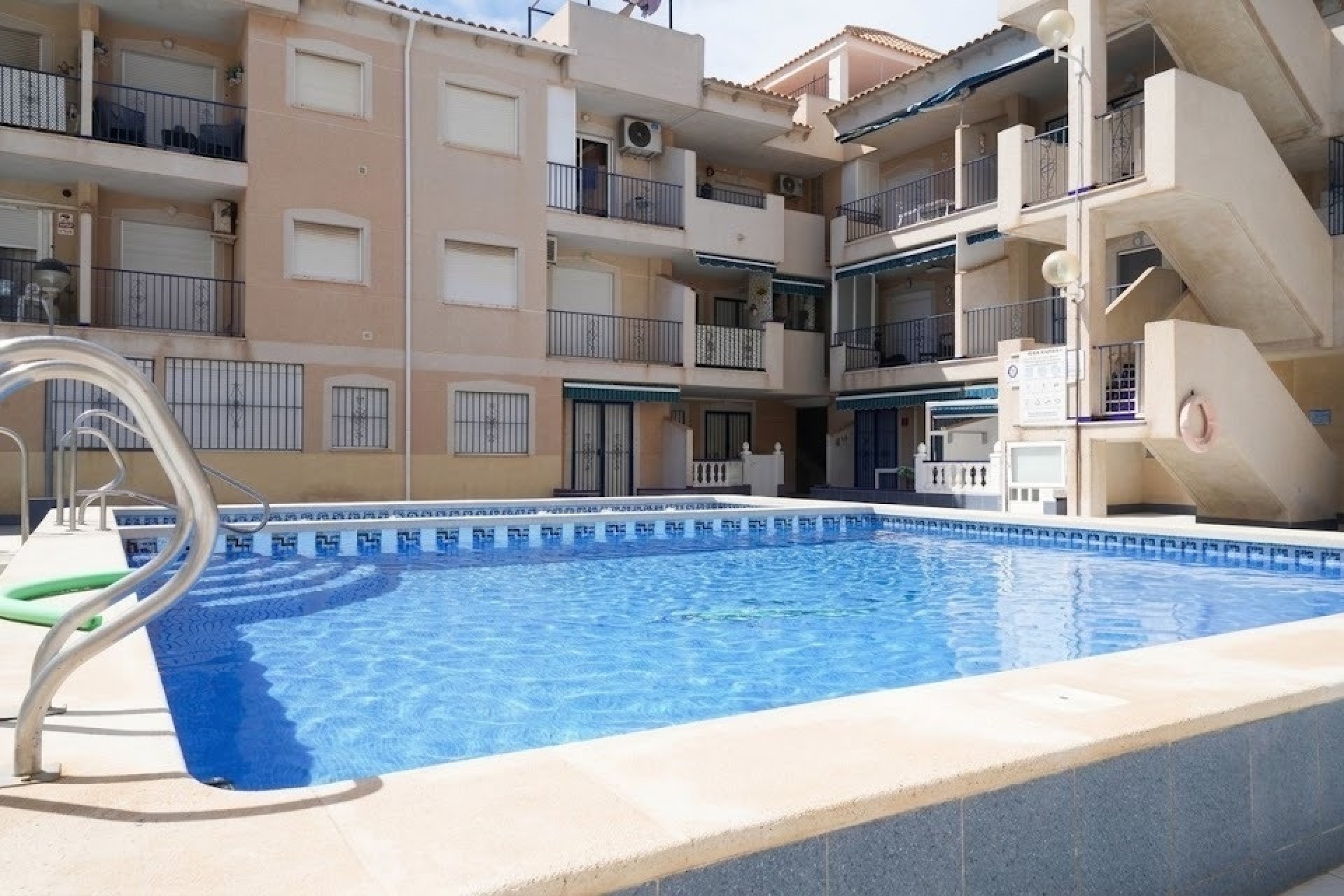 Revente - Finca / Propriété rurale -
Torrevieja