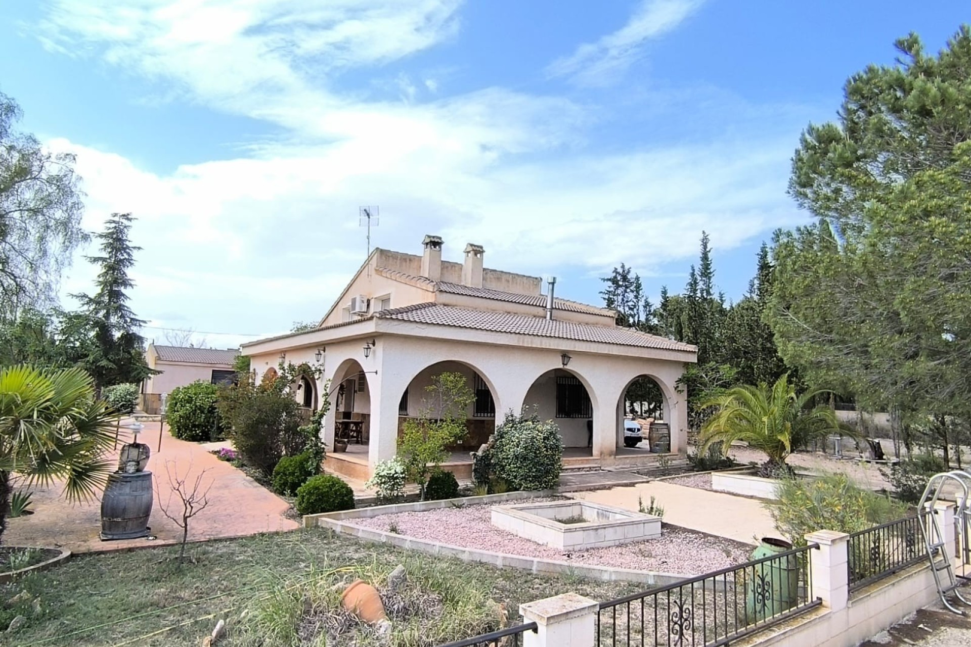 Revente - Finca / Propriété rurale -
Yecla - Inland