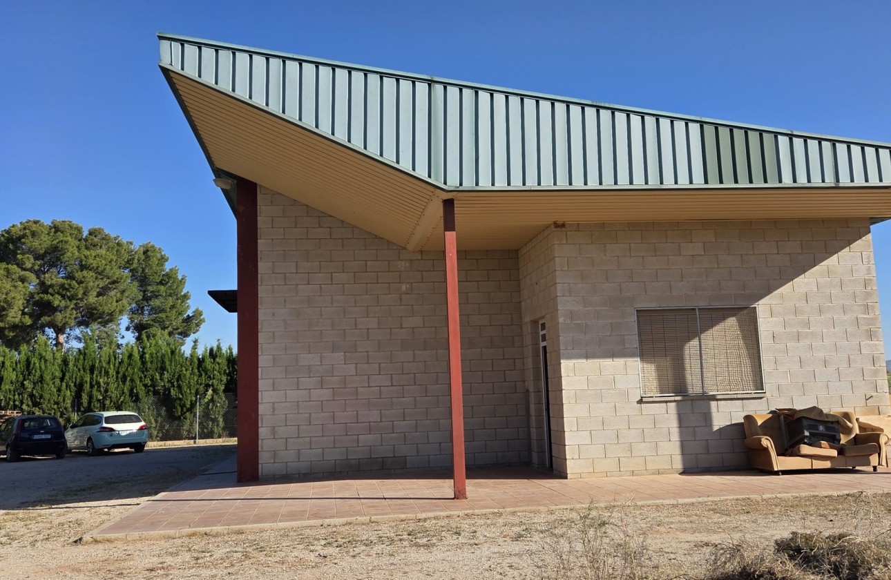 Revente - Finca / Propriété rurale -
Yecla