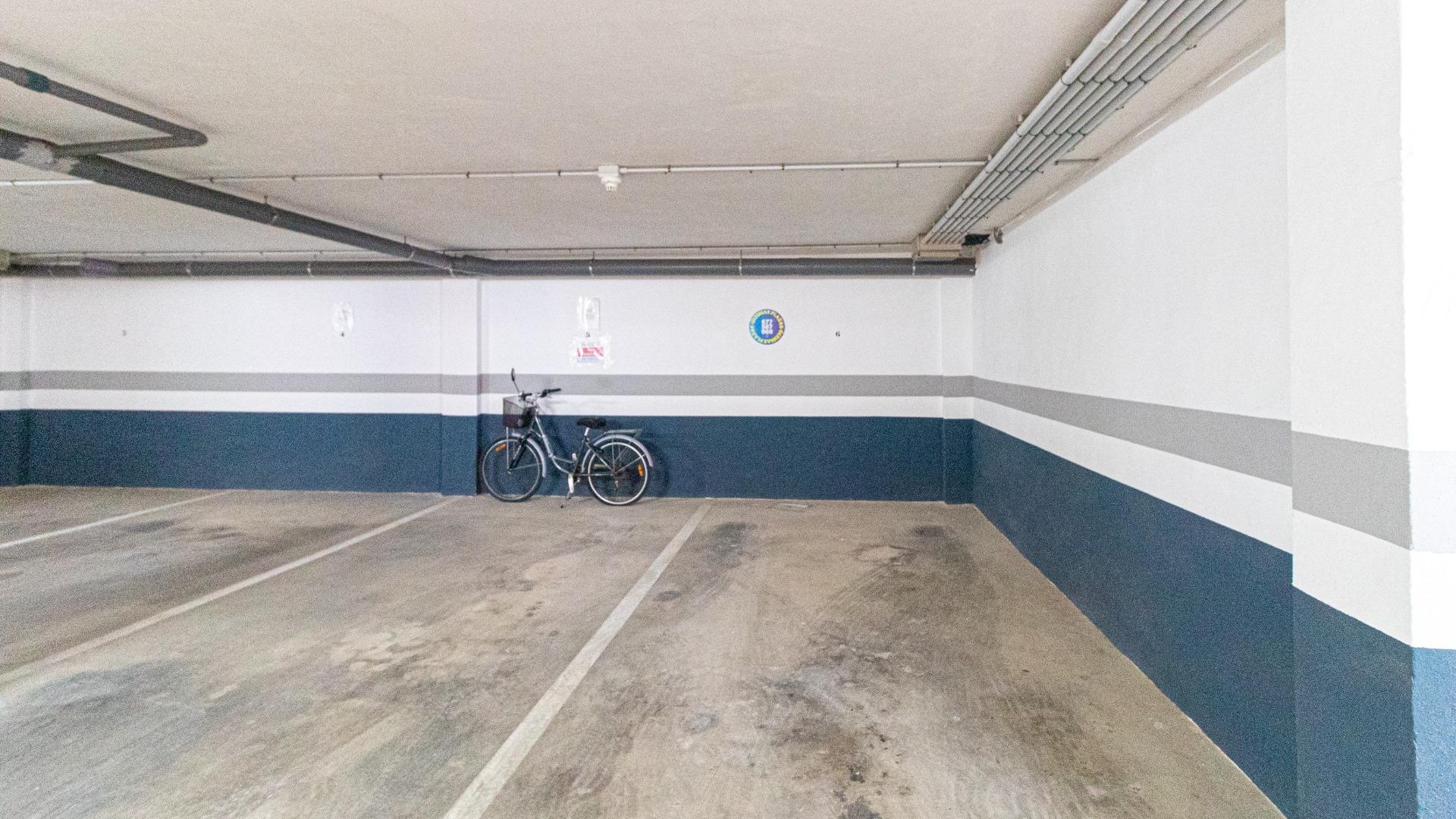 Revente - Garage -
Orihuela Costa - Agua Marina