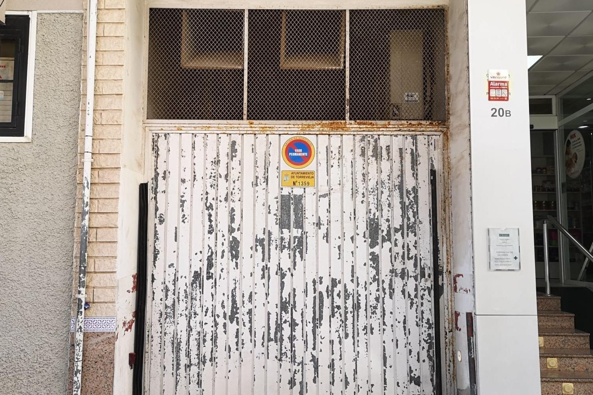 Revente - Garage -
Torrevieja - Centro