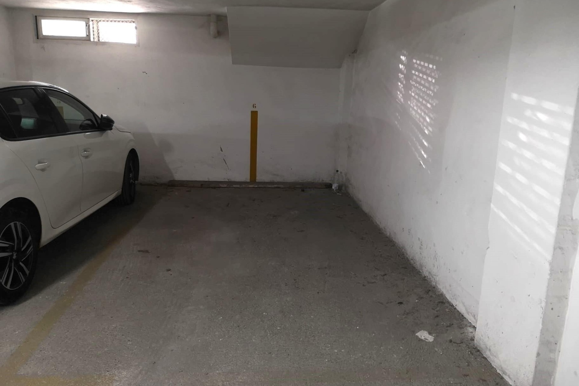 Revente - Garage -
Torrevieja - Centro