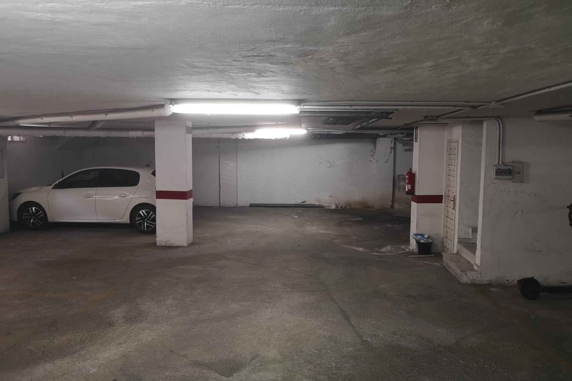Revente - Garage -
Torrevieja - Centro