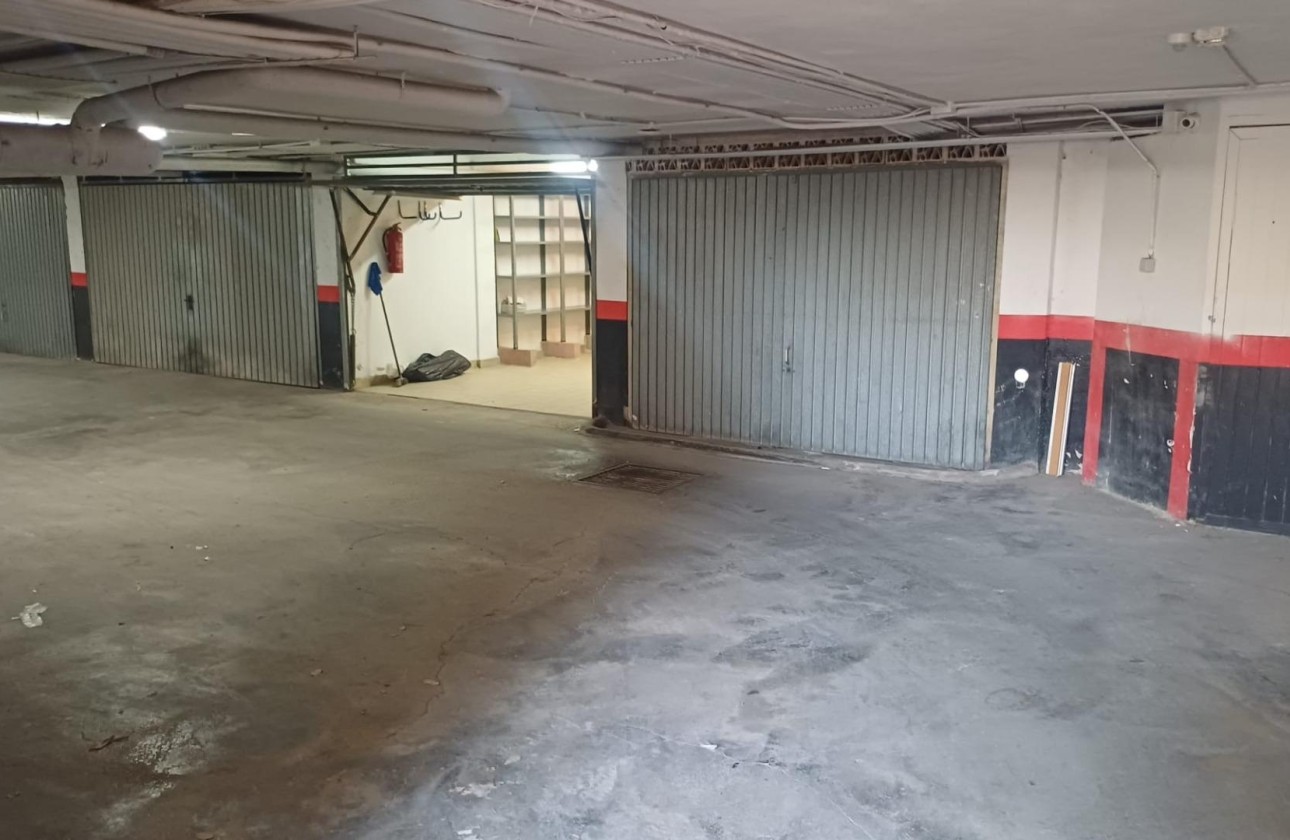 Revente - Garage -
Torrevieja - La Mata