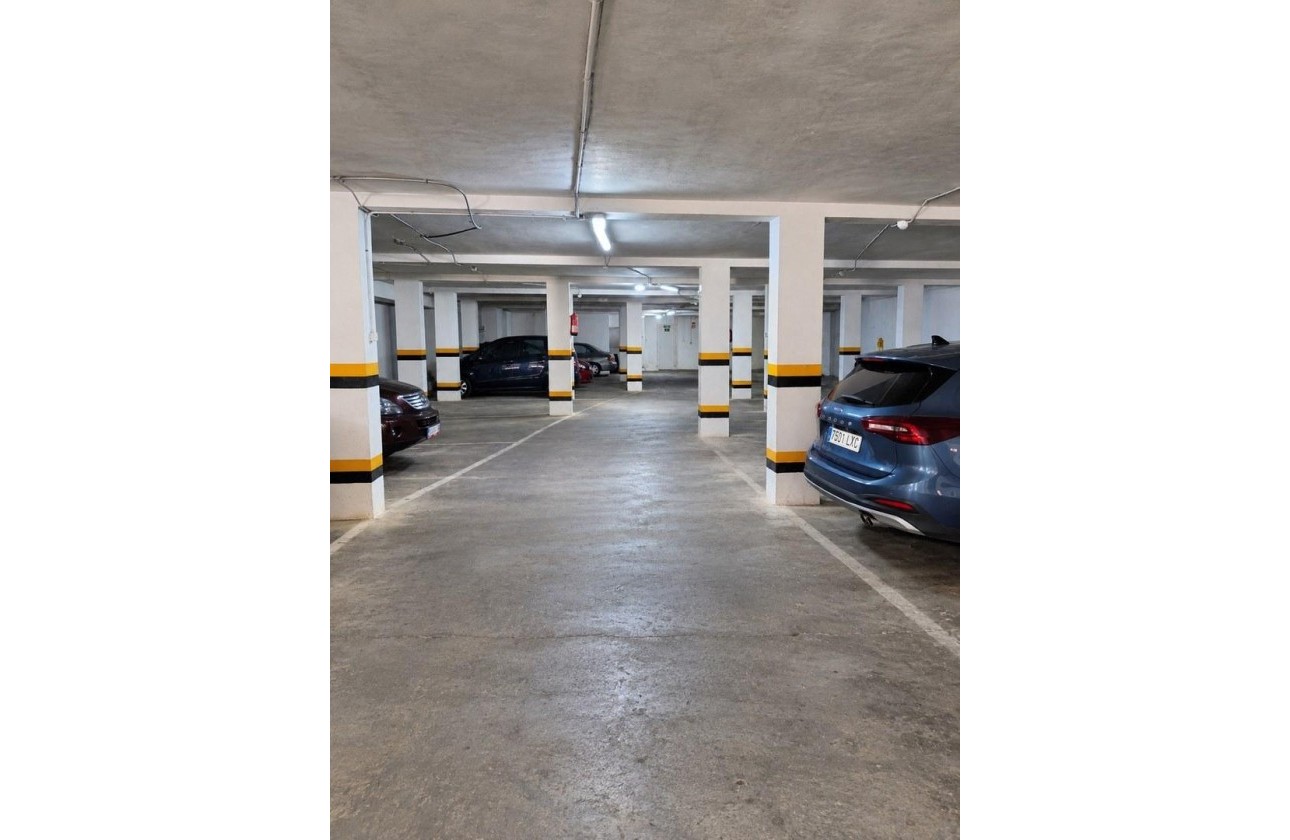 Revente - Garage -
Torrevieja - La Mata