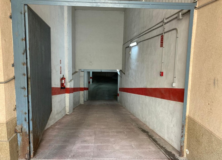 Revente - Garage -
Torrevieja - Nueva Torrevieja