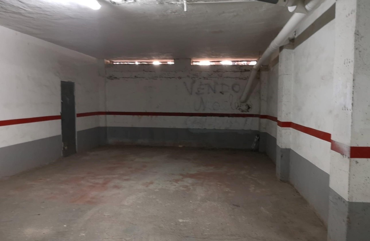 Revente - Garage -
Torrevieja - Playa de los Locos