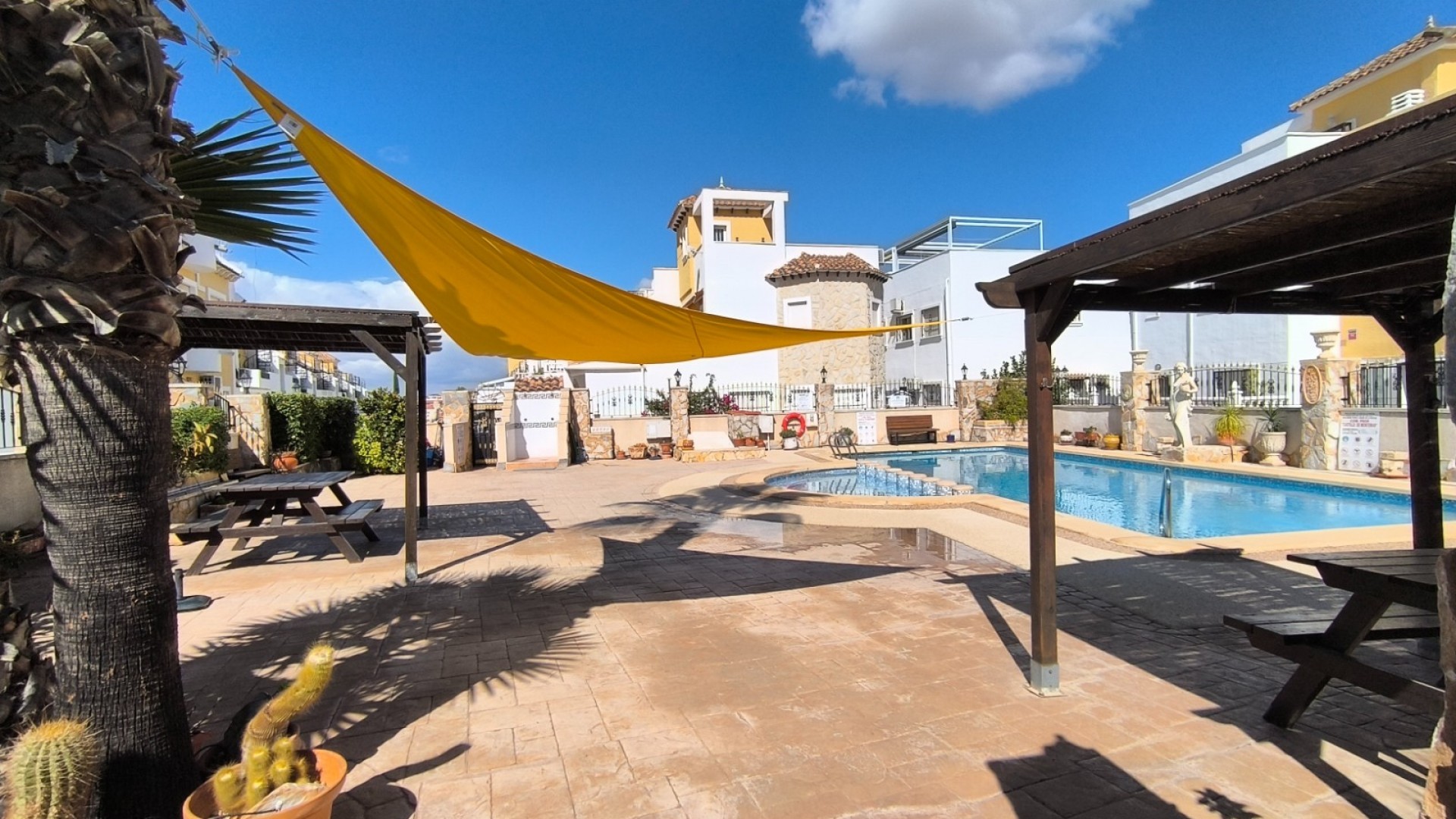 Revente - Maison de ville -
Algorfa