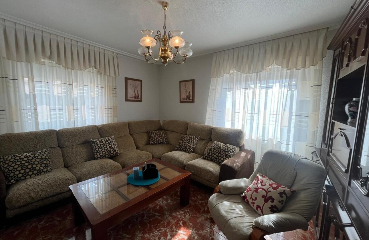 Revente - Maison de ville -
Algorfa