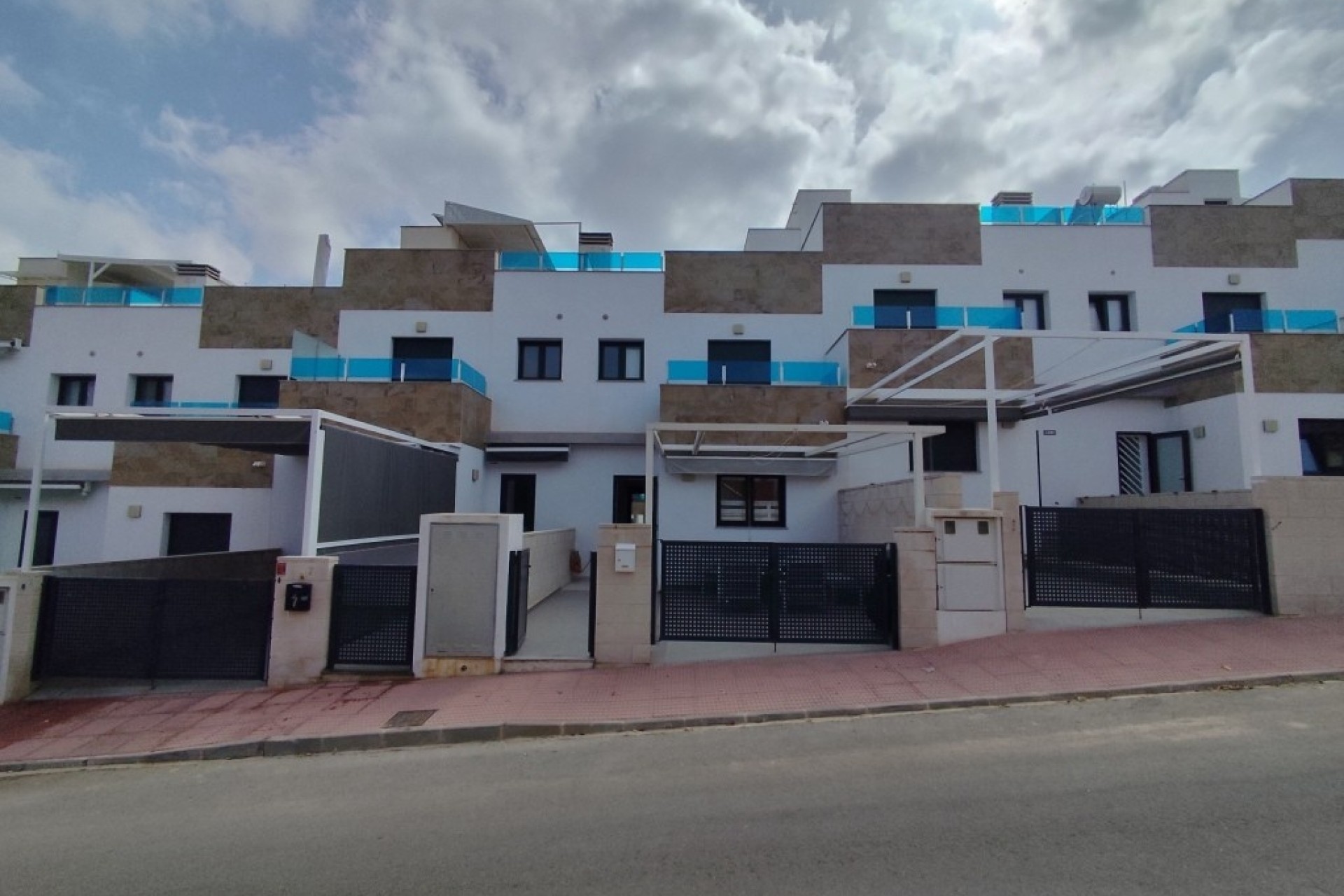 Revente - Maison de ville -
Bigastro