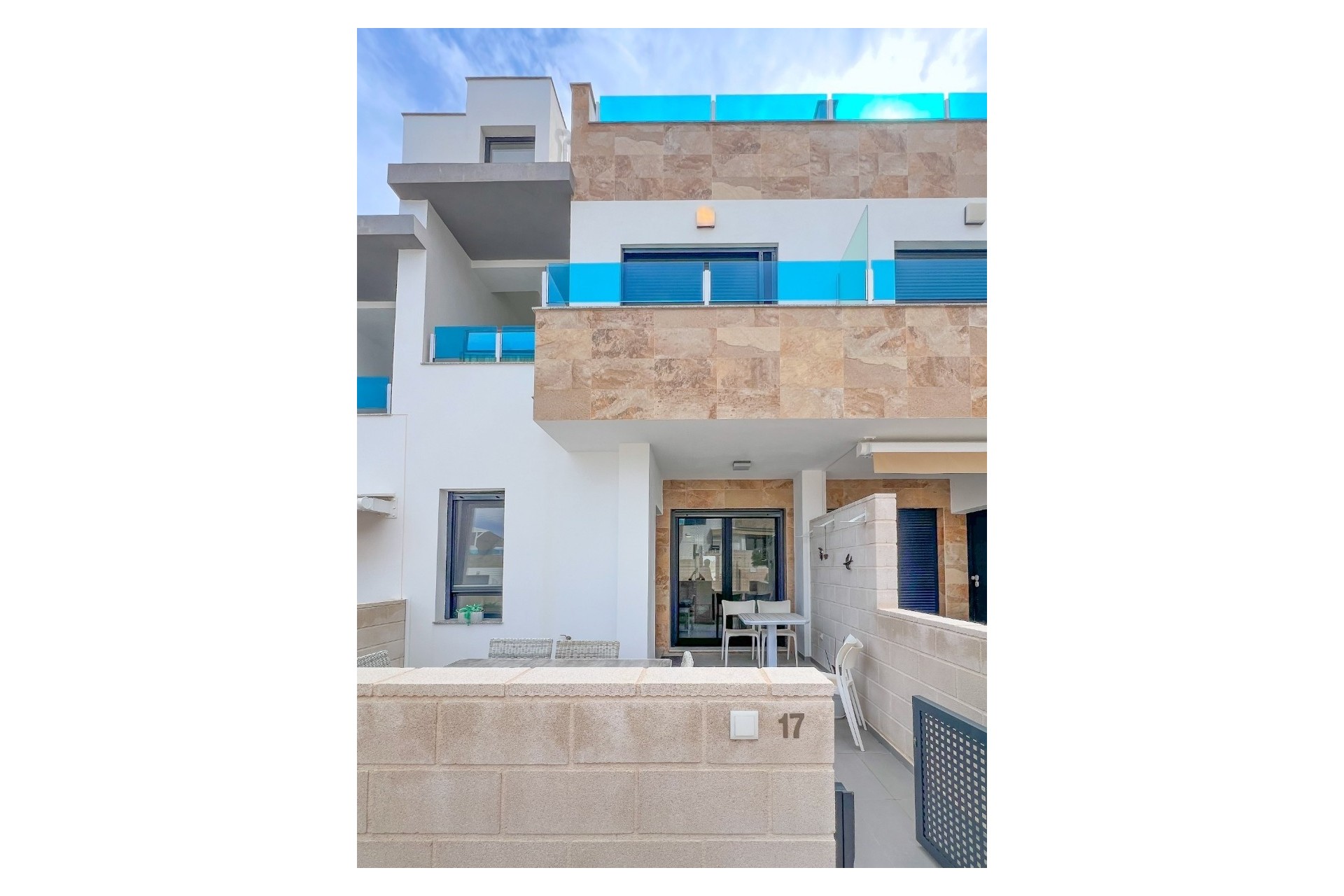 Revente - Maison de ville -
Bigastro