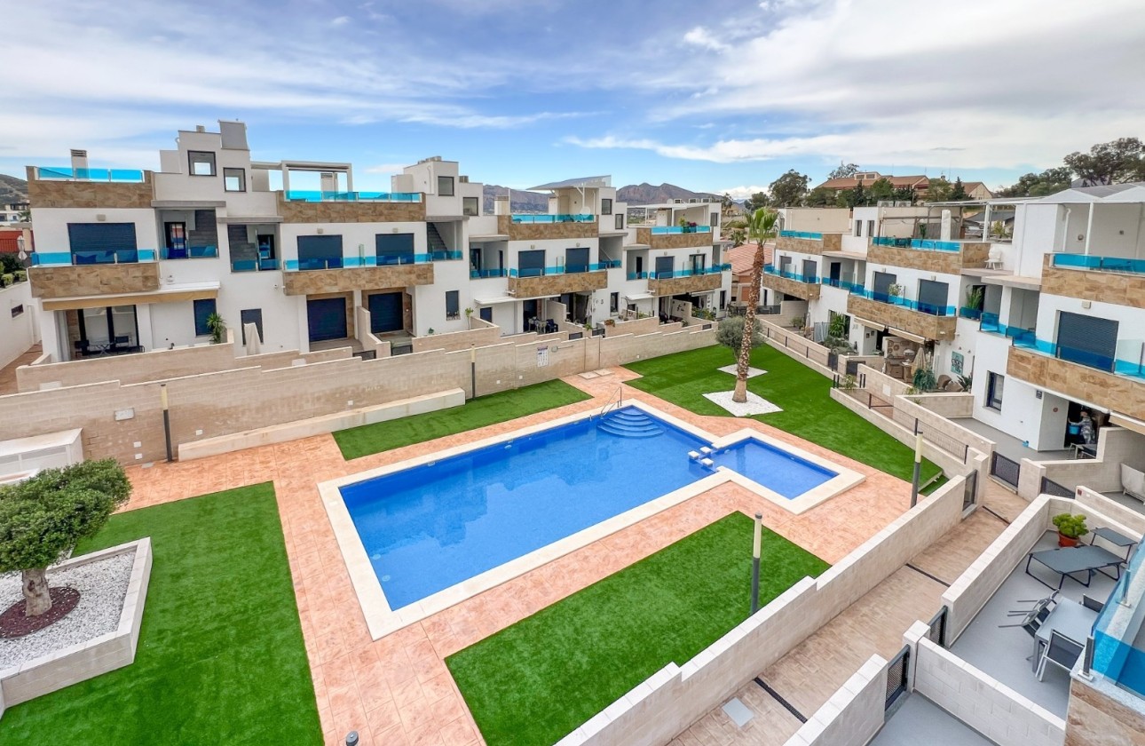 Revente - Maison de ville -
Bigastro