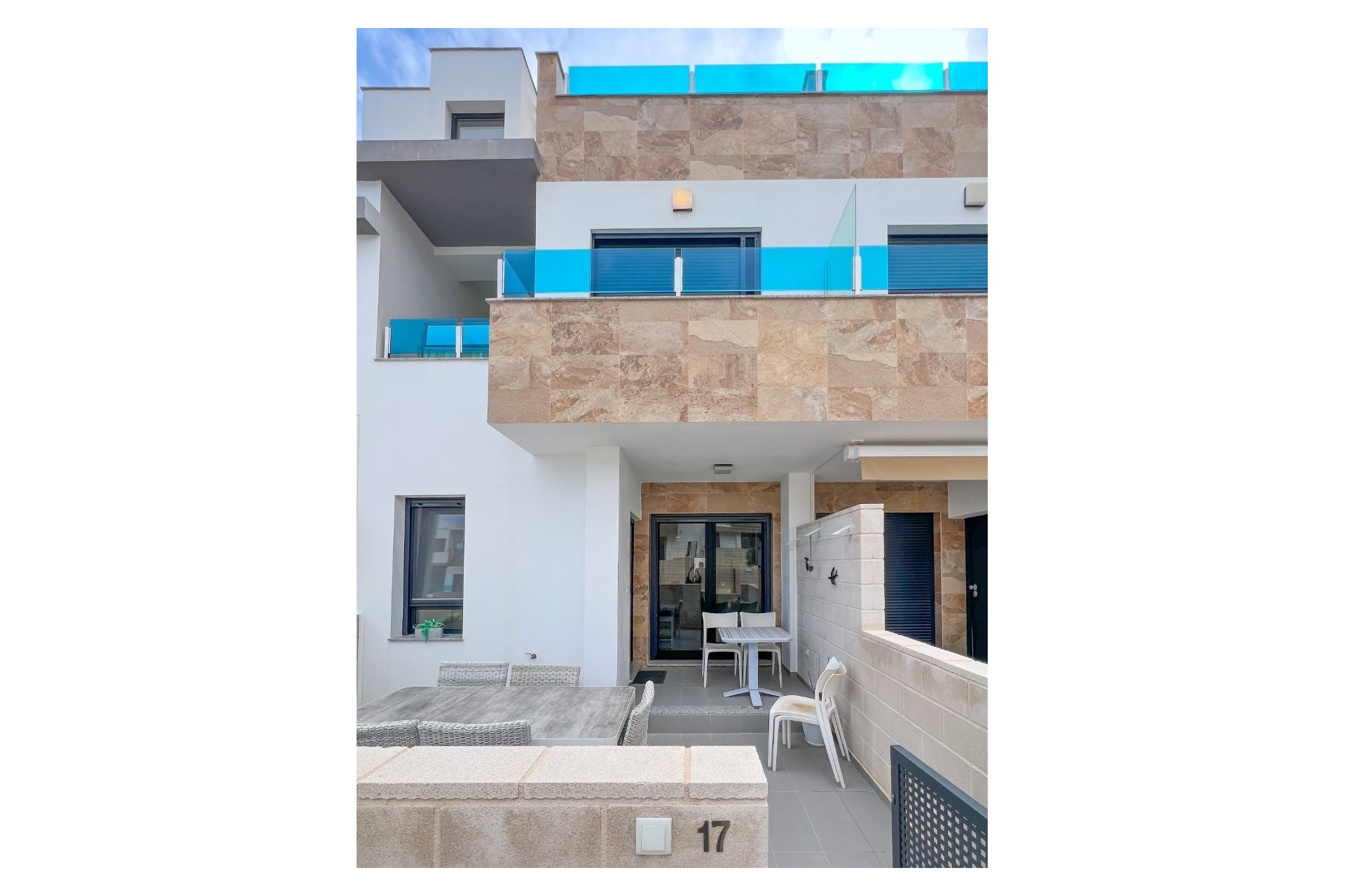 Revente - Maison de ville -
Bigastro