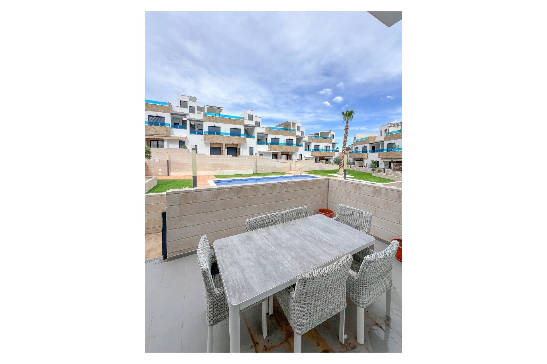 Revente - Maison de ville -
Bigastro