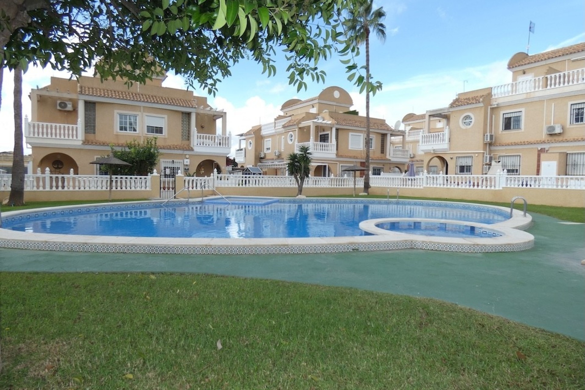 Revente - Maison de ville -
Cabo Roig