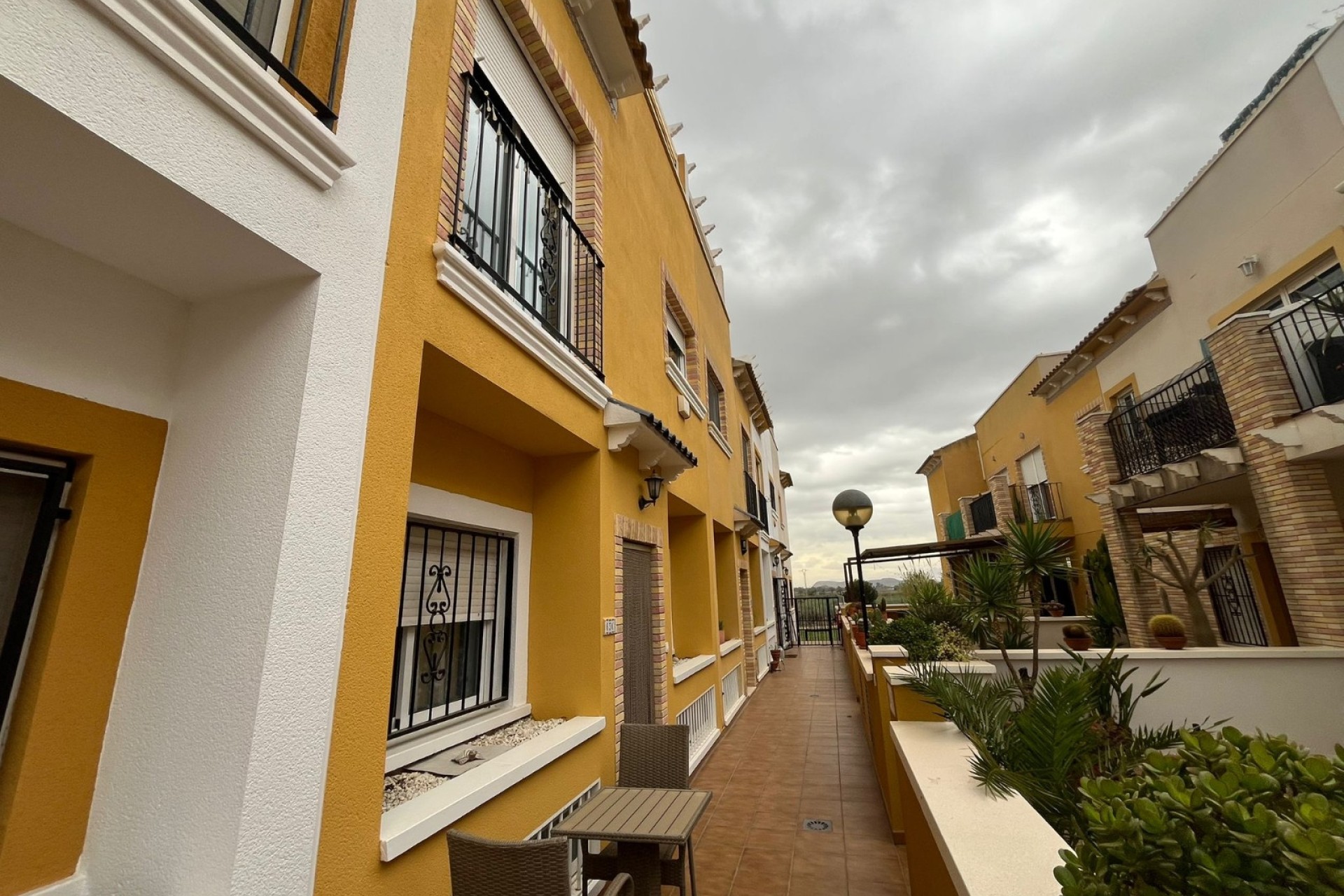 Revente - Maison de ville -
Catral