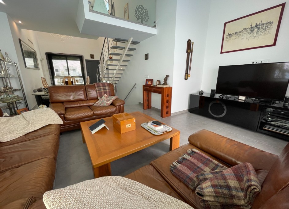 Revente - Maison de ville -
Daya Nueva