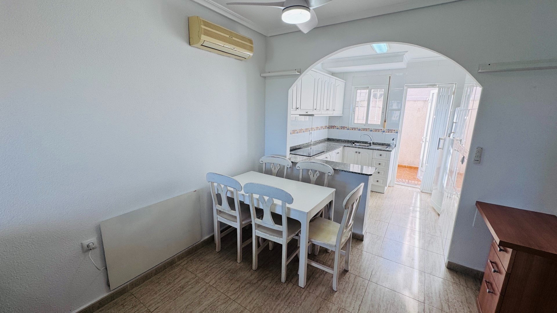 Revente - Maison de ville -
Daya Nueva