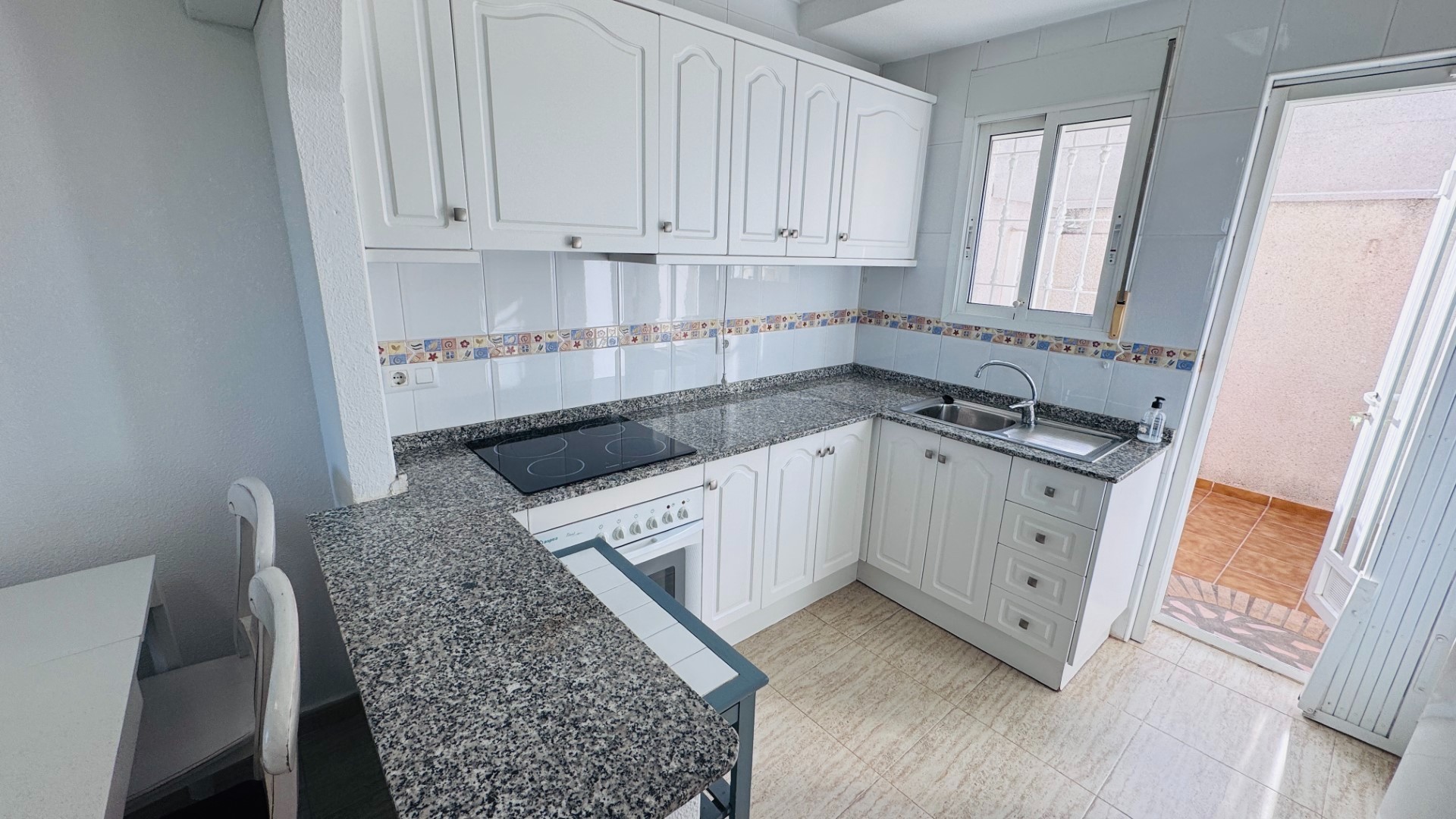 Revente - Maison de ville -
Daya Nueva