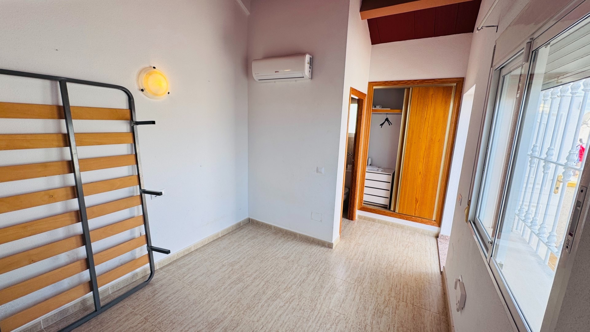 Revente - Maison de ville -
Daya Nueva