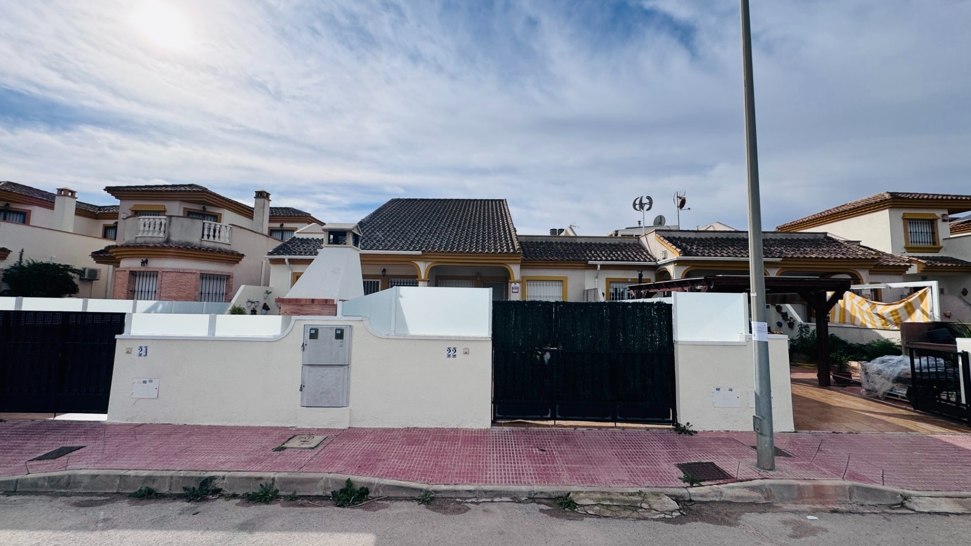 Revente - Maison de ville -
Daya Nueva