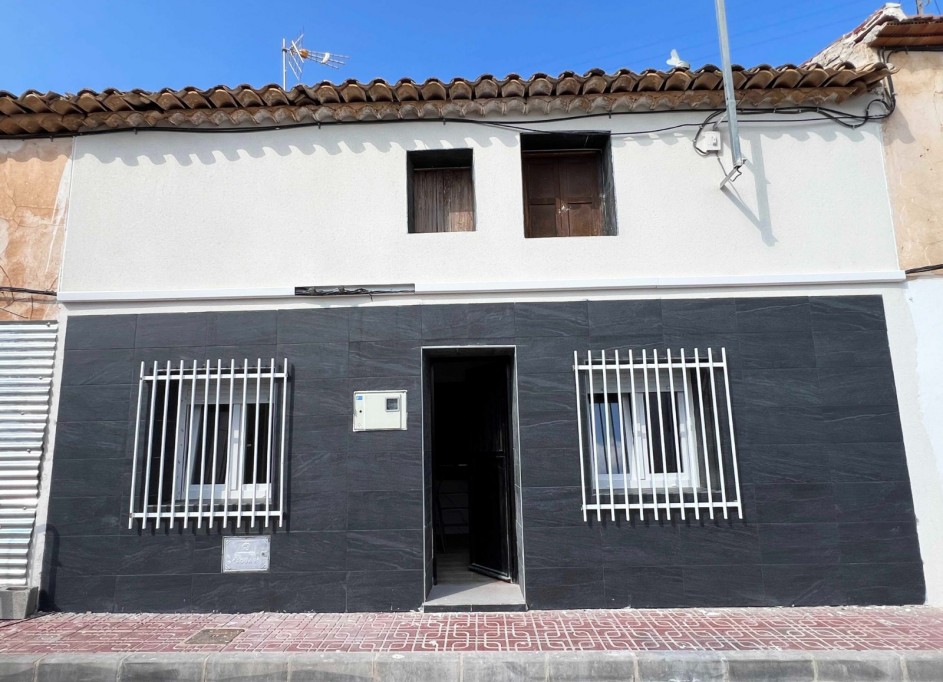 Revente - Maison de ville -
Hondón de los Fráiles