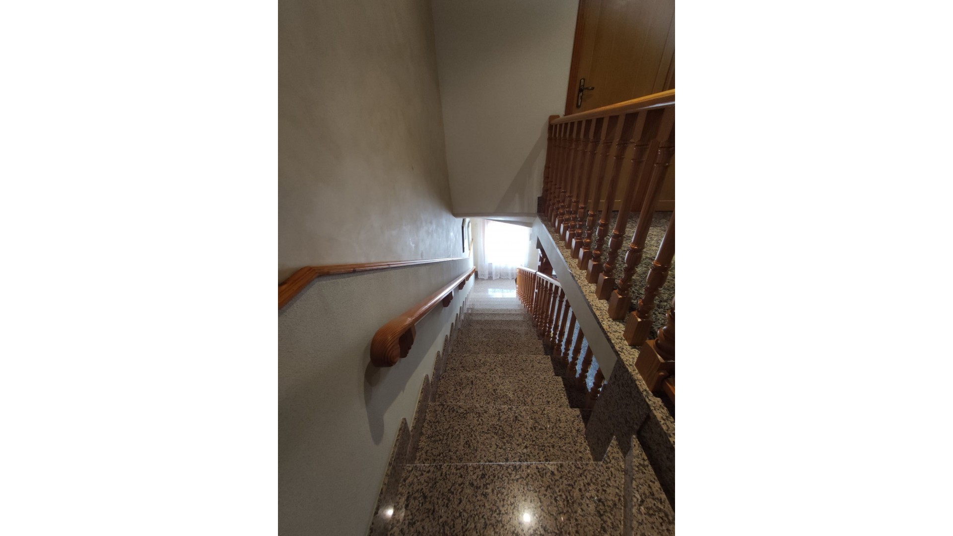 Revente - Maison de ville -
Hondón de los Fráiles