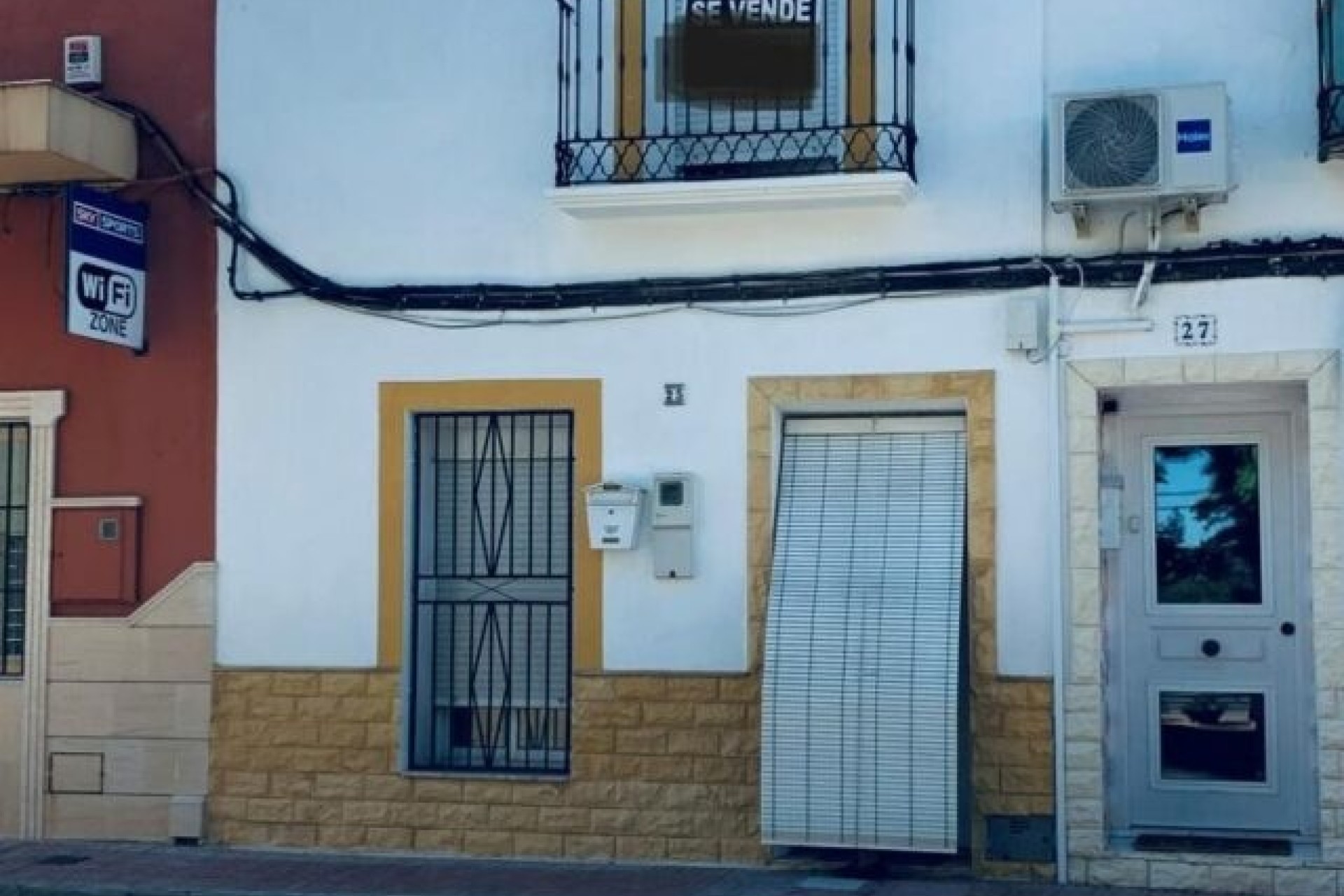 Revente - Maison de ville -
Hondón de los Fráiles