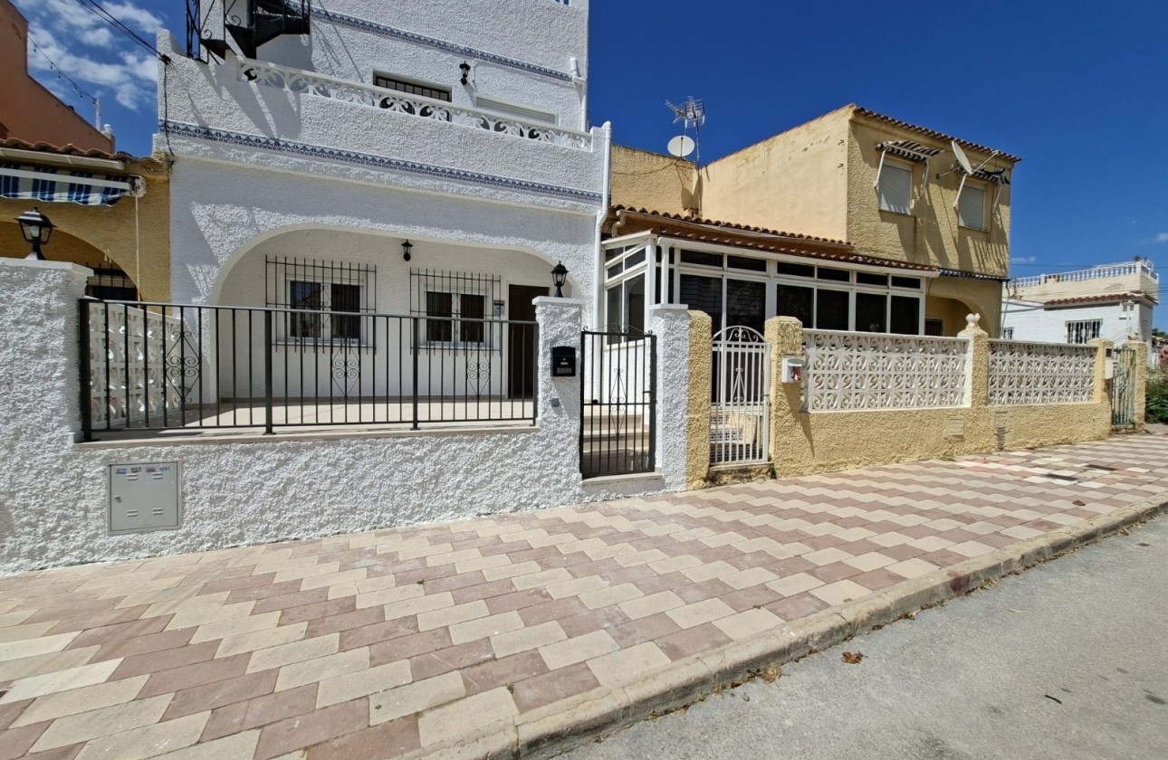 Revente - Maison de ville -
La Marina - La Marina - Urbanization