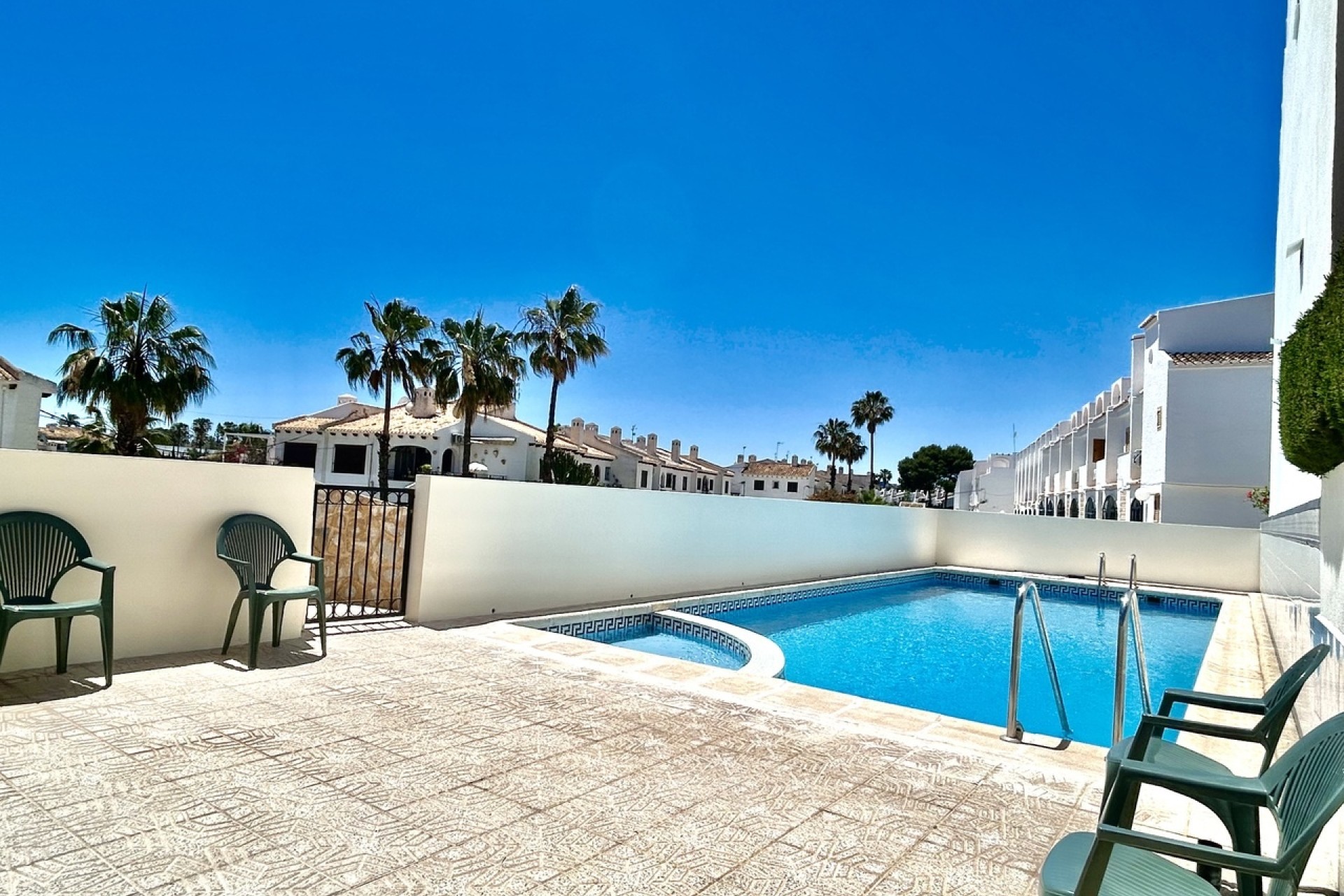 Revente - Maison de ville -
La Zenia - Costa Blanca
