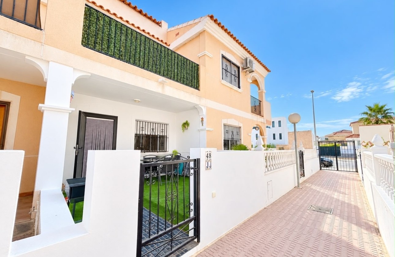 Revente - Maison de ville -
La Zenia